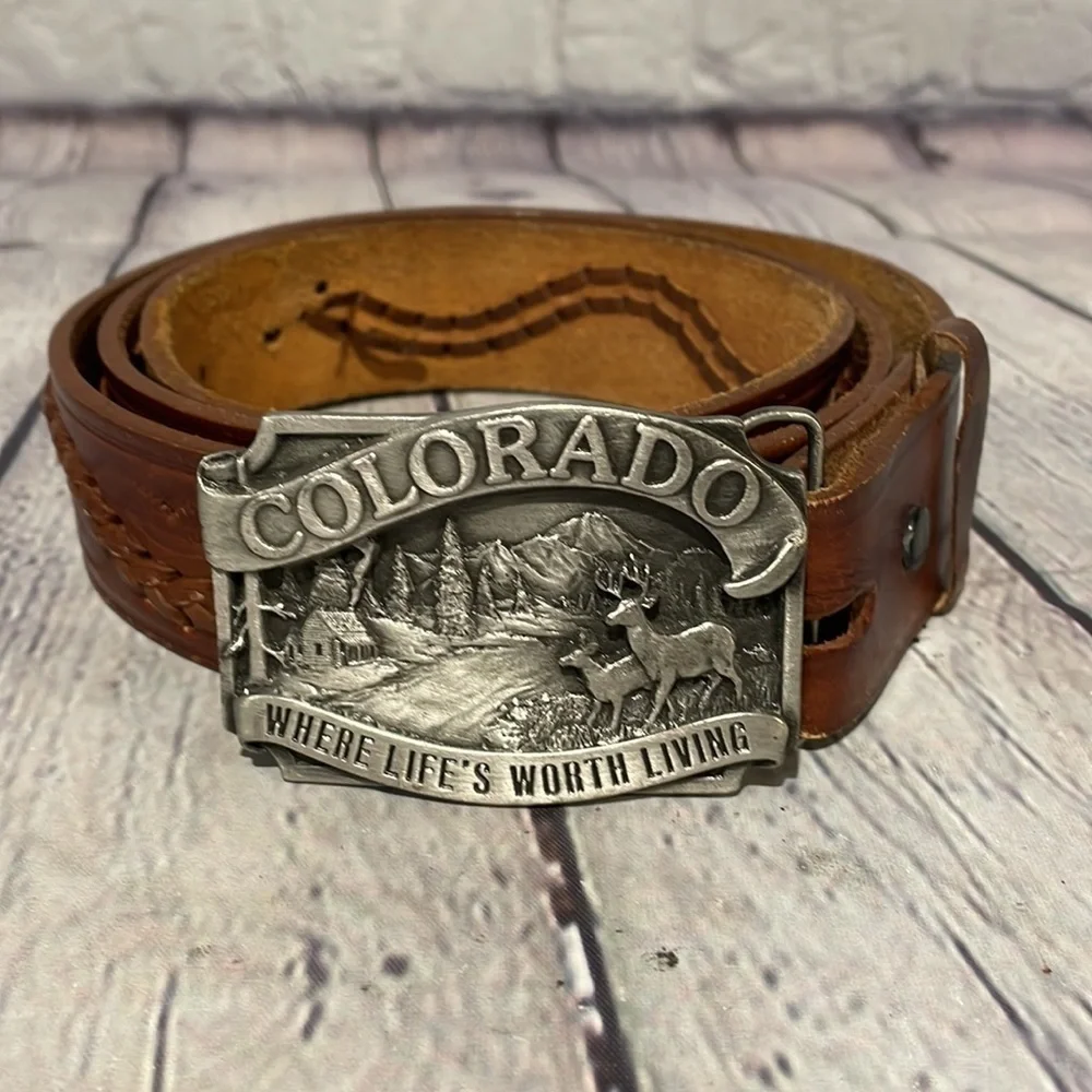 Vintage Colorado belt buckle with vintage leather belt size 48